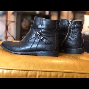 FRYE Jayden Boots